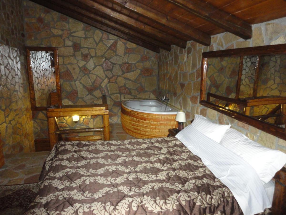 Kalavrita Oneiro Apartment Ngoại thất bức ảnh
